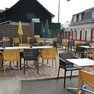 Le Pont D Anjou Hotel